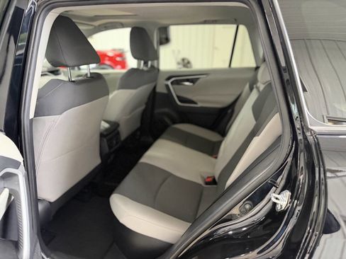 Used 2021 Toyota RAV4 XLE w/ Convenience Package AWD/4WD image 23