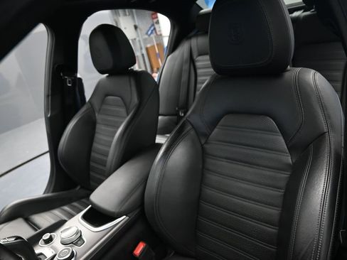Used 2021 Alfa Romeo Giulia Ti Sport image 9