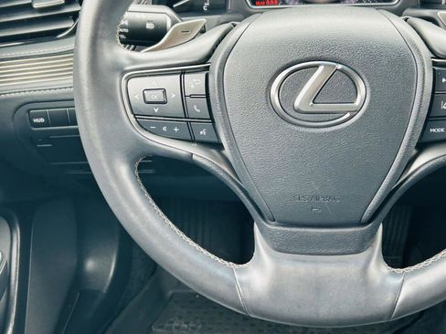 Used 2022 Lexus LS 500 AWD w/ Accessory Package (Z1) image 19