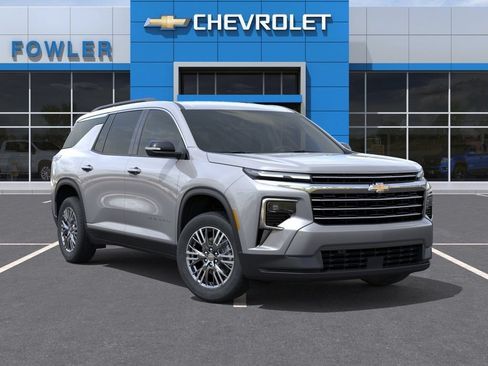 New 2026 Chevrolet Traverse LT w/ Driver Confidence Package AWD/4WD image 7
