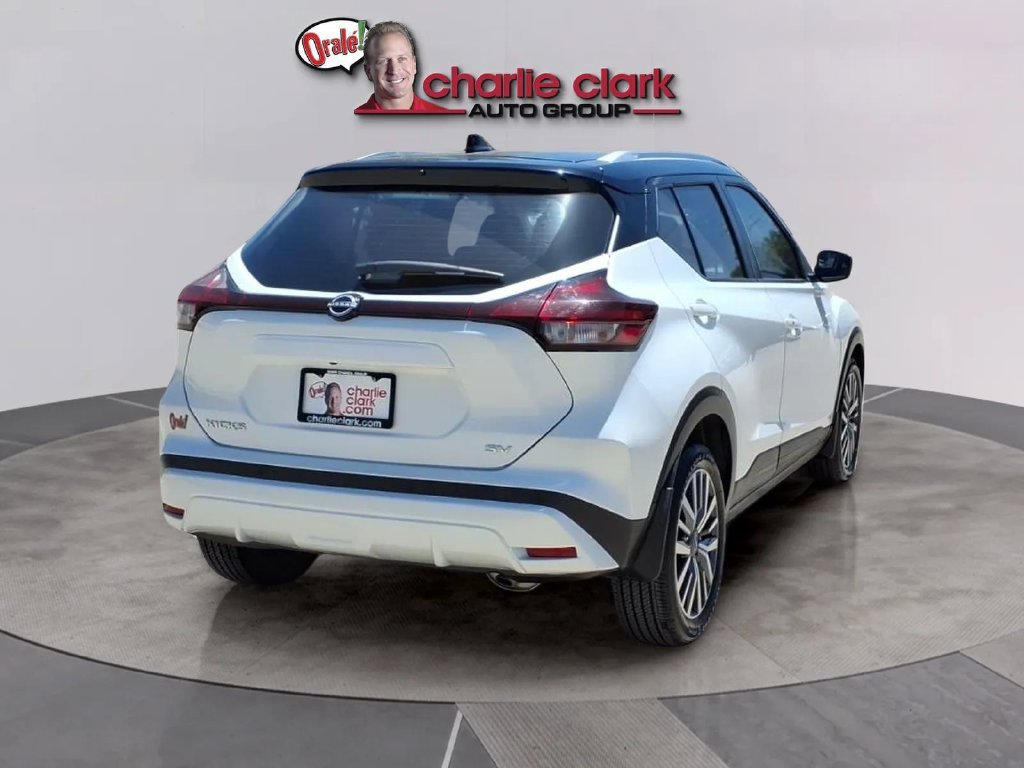 Used 2024 Nissan Kicks SV FWD image 5