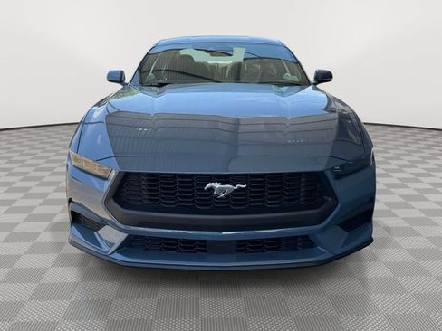 Used 2025 Ford Mustang Coupe RWD image 2