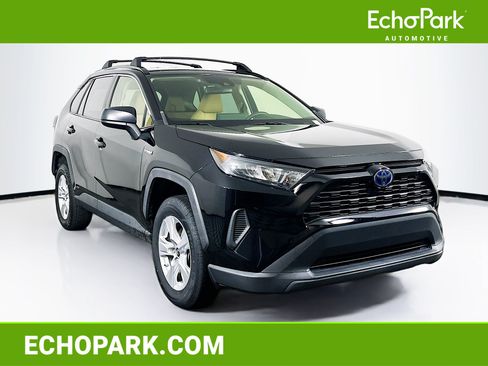 Used 2019 Toyota RAV4 LE AWD/4WD image 1