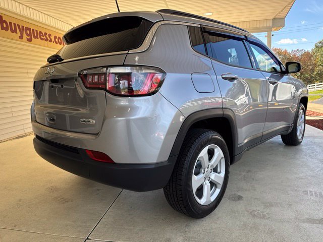 Used 2018 Jeep Compass Latitude w/ Cold Weather Group AWD/4WD image 6