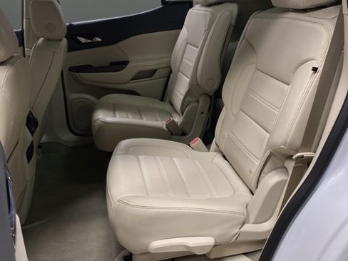Used 2023 GMC Acadia Denali w/ Denali Technology Package AWD/4WD image 24