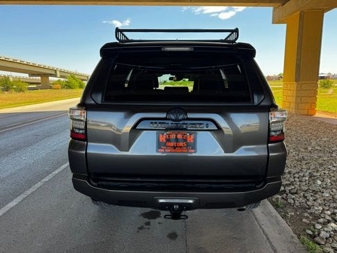 Used 2021 Toyota 4Runner Venture image 4