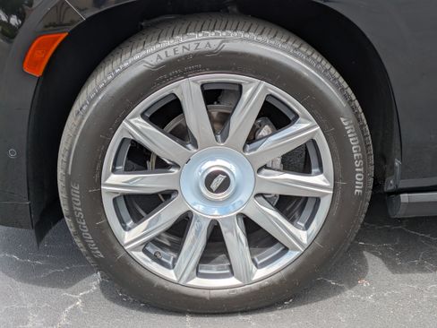 Certified 2024 Cadillac Escalade ESV Premium Luxury Platinum AWD/4WD image 9