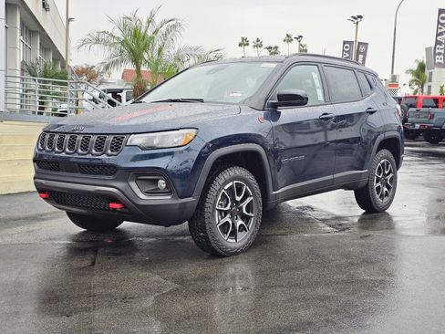 New 2026 Jeep Compass Trailhawk image 3