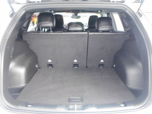 Certified 2024 Jeep Compass Limited image 19