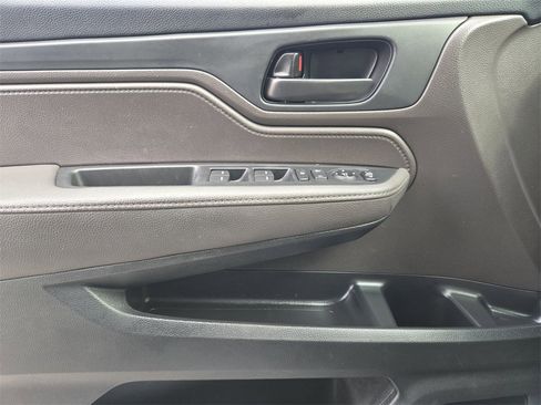 Used 2019 Honda Odyssey EX image 25