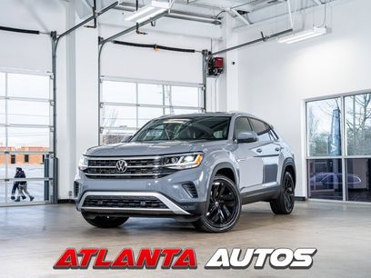 Used 2022 Volkswagen Atlas Cross Sport SE w/ Black Wheel Package