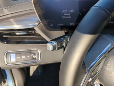 Used 2025 Buick Enclave Preferred image 19