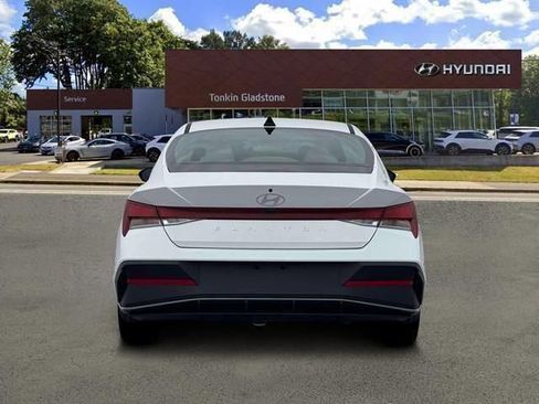 New 2026 Hyundai Elantra SE image 6