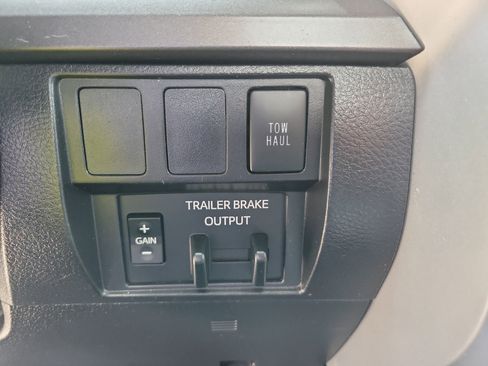 Used 2021 Toyota Tundra SR5 w/ SR5 Leather Package image 12