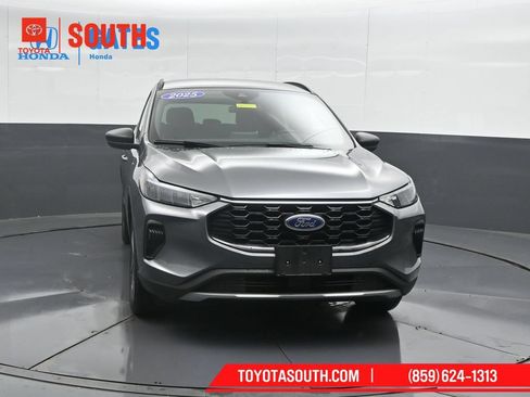 Used 2025 Ford Escape ST-Line AWD/4WD image 5
