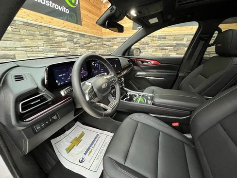 Used 2025 Chevrolet Traverse Z71 w/ Driver Confidence Package AWD/4WD image 10