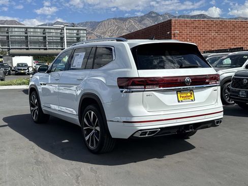 Certified 2025 Volkswagen Atlas SEL Premium R-Line image 3