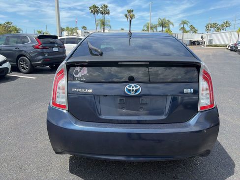 Used 2015 Toyota Prius Five image 6
