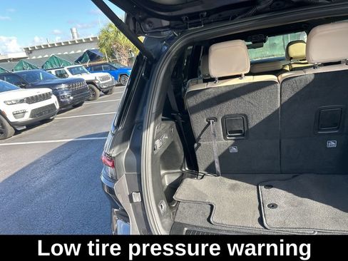 Certified 2023 Jeep Grand Cherokee L Limited w/ Luxury Tech Group II AWD/4WD image 32