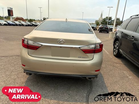 Used 2017 Lexus ES 350 w/ Premium Package FWD image 3