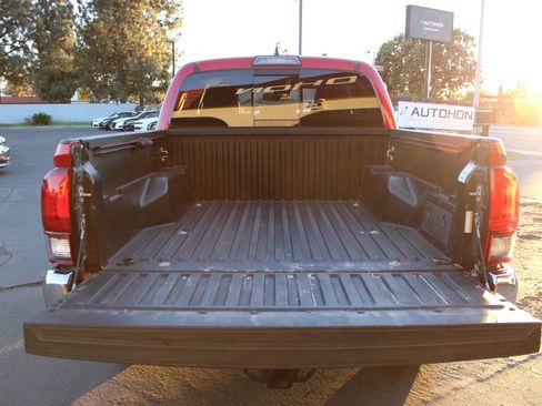 Used 2019 Toyota Tacoma SR5 image 14
