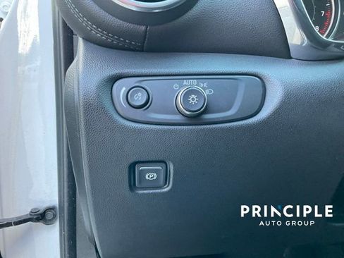 Used 2020 Chevrolet Blazer LT image 15