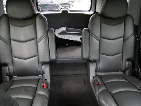 Used 2020 Cadillac Escalade Premium Luxury w/ Escalade Sport Edition AWD/4WD image 14