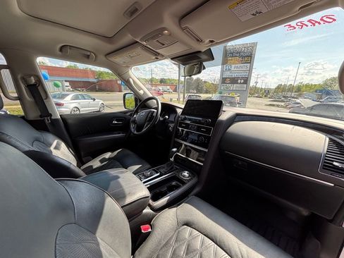 Used 2023 Nissan Armada Platinum w/ Captain's Chairs Package AWD/4WD image 9