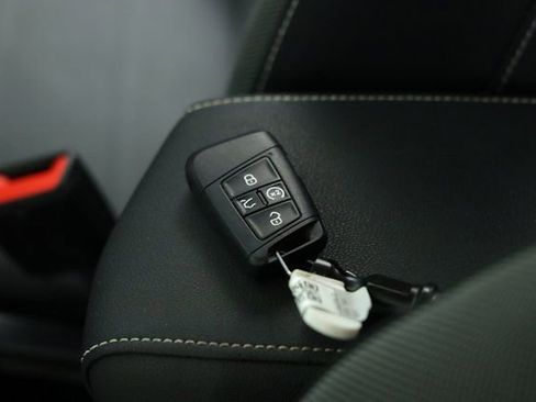 New 2024 Volkswagen Taos SE image 38