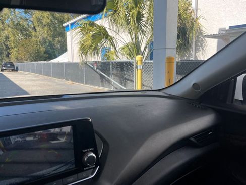 Used 2025 Nissan Sentra S image 33