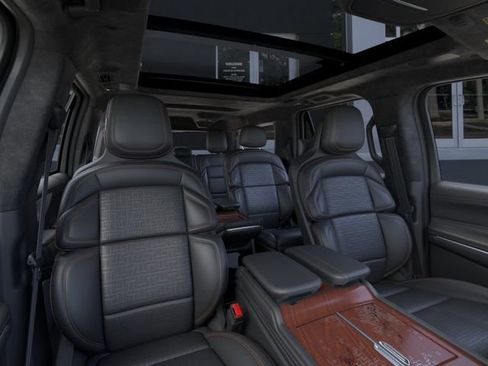 New 2026 Lincoln Navigator L Black Label AWD/4WD image 10
