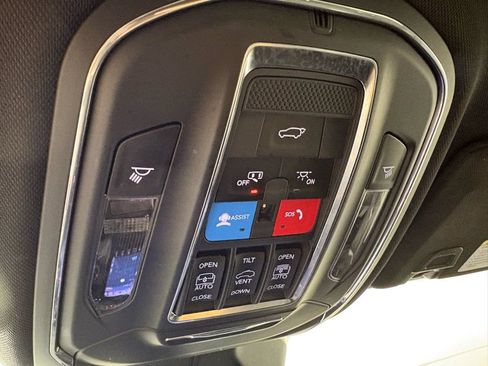 Used 2024 Jeep Grand Cherokee L Limited w/ Luxury Tech Group II image 41