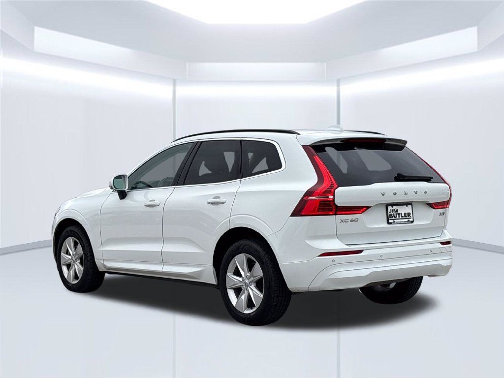 Used 2024 Volvo XC60 T8 Core AWD/4WD image 3