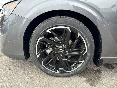 New 2026 Nissan Sentra SR w/ SR Premium Package FWD image 28