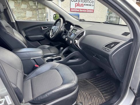 Used 2011 Hyundai Tucson GLS image 10