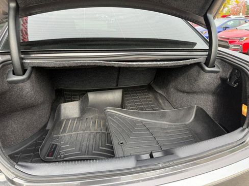 Used 2016 Chrysler 300 Limited image 13