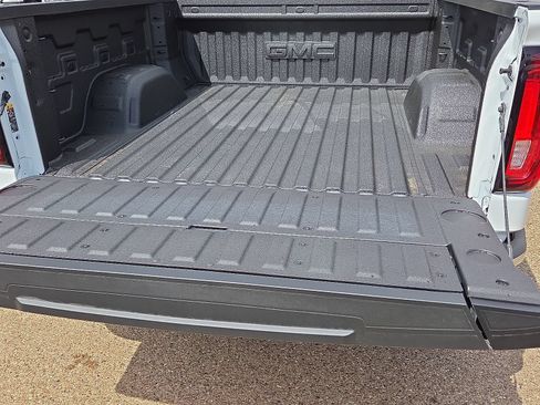 New 2026 GMC Sierra 1500 SLT AWD/4WD image 8