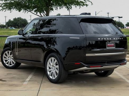 Used 2024 Land Rover Range Rover SE AWD/4WD image 12