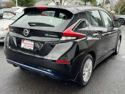 Certified 2022 Nissan Leaf S image 8