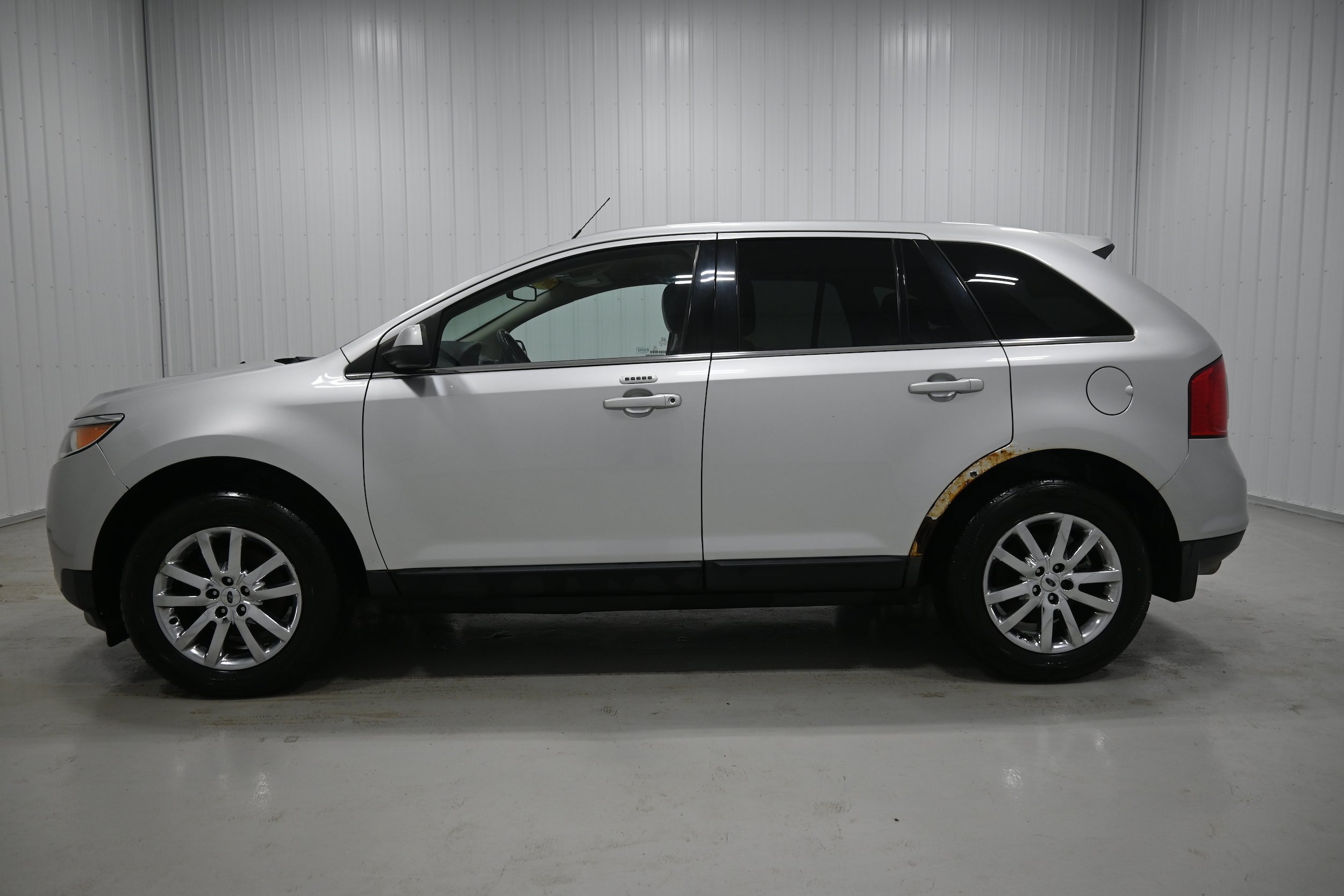 Used 2013 Ford Edge Limited FWD image 21