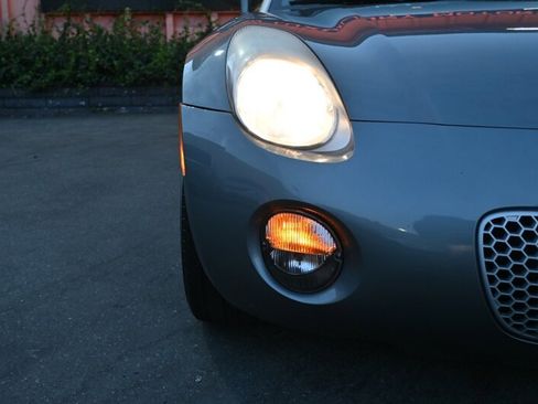 Used 2006 Pontiac Solstice Convertible w/ Premium Package image 3