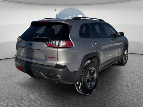 Used 2019 Jeep Cherokee Trailhawk image 3