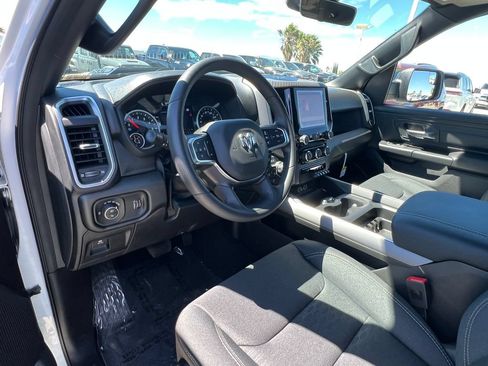 New 2026 RAM 1500 Express AWD/4WD image 17