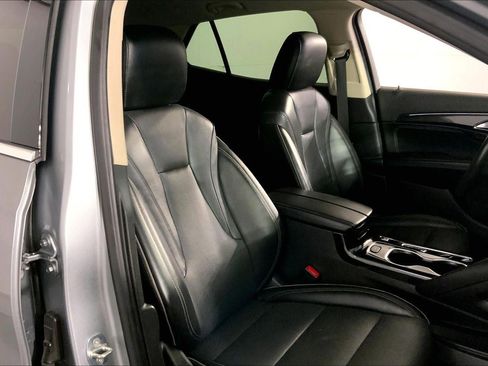 Used 2023 Buick Envision Essence image 7