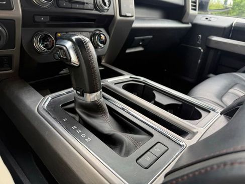 Used 2018 Ford F150 Platinum w/ Equipment Group 701A Luxury AWD/4WD image 33