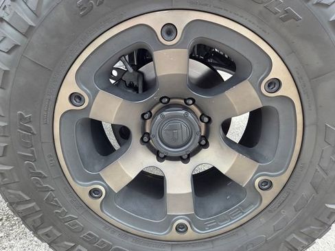 Used 2022 Ford F250 Lariat w/ Black Appearance Package image 10