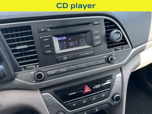 Used 2018 Hyundai Elantra SE image 8
