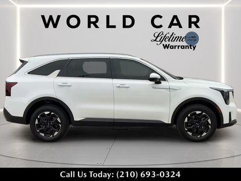 Used 2025 Kia Sorento S AWD/4WD image 2