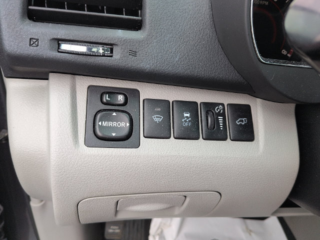Used 2012 Toyota Highlander SE w/ Tow Pkg AWD/4WD image 18