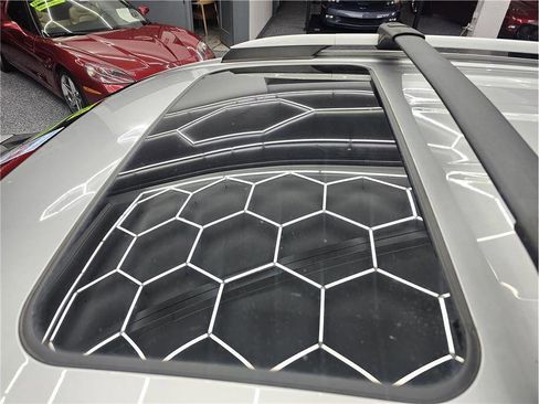 Used 2017 Toyota RAV4 Limited image 19